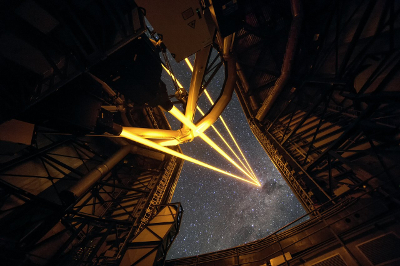 Première lumière du plus puissant des systèmes d'étoiles guides laser au monde à l'Observatoire de Paranal
