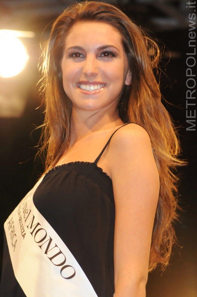 Simona Ferrari (Miss Italia del Mondo 2009 contest.) - 46-sim10